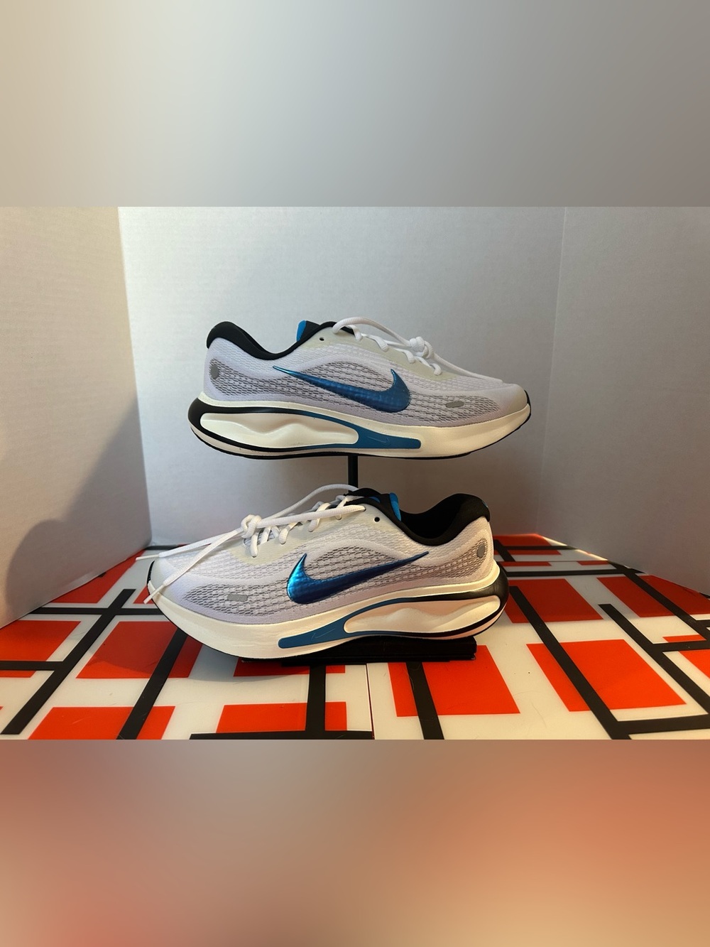 Nike Men’s Journey Run - Brand NEW! Hard to Find!